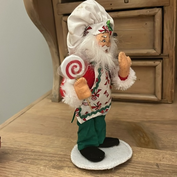 Annalee Santa Chef Christmas Holding Lollipop Chef Hat 2018 - Picture 3 of 8